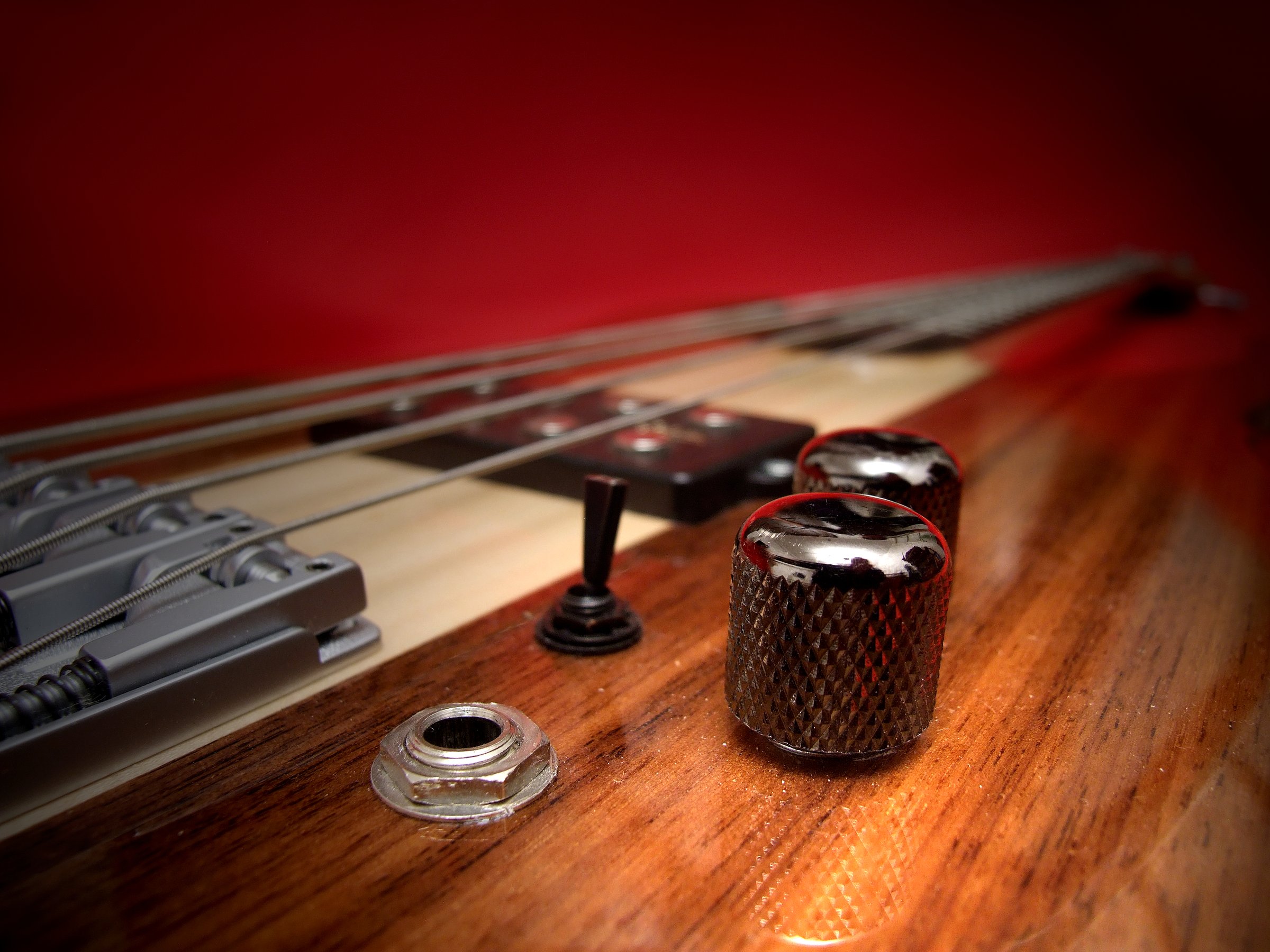 Dettaglio del pickup humbucker e del selettore a tre vie