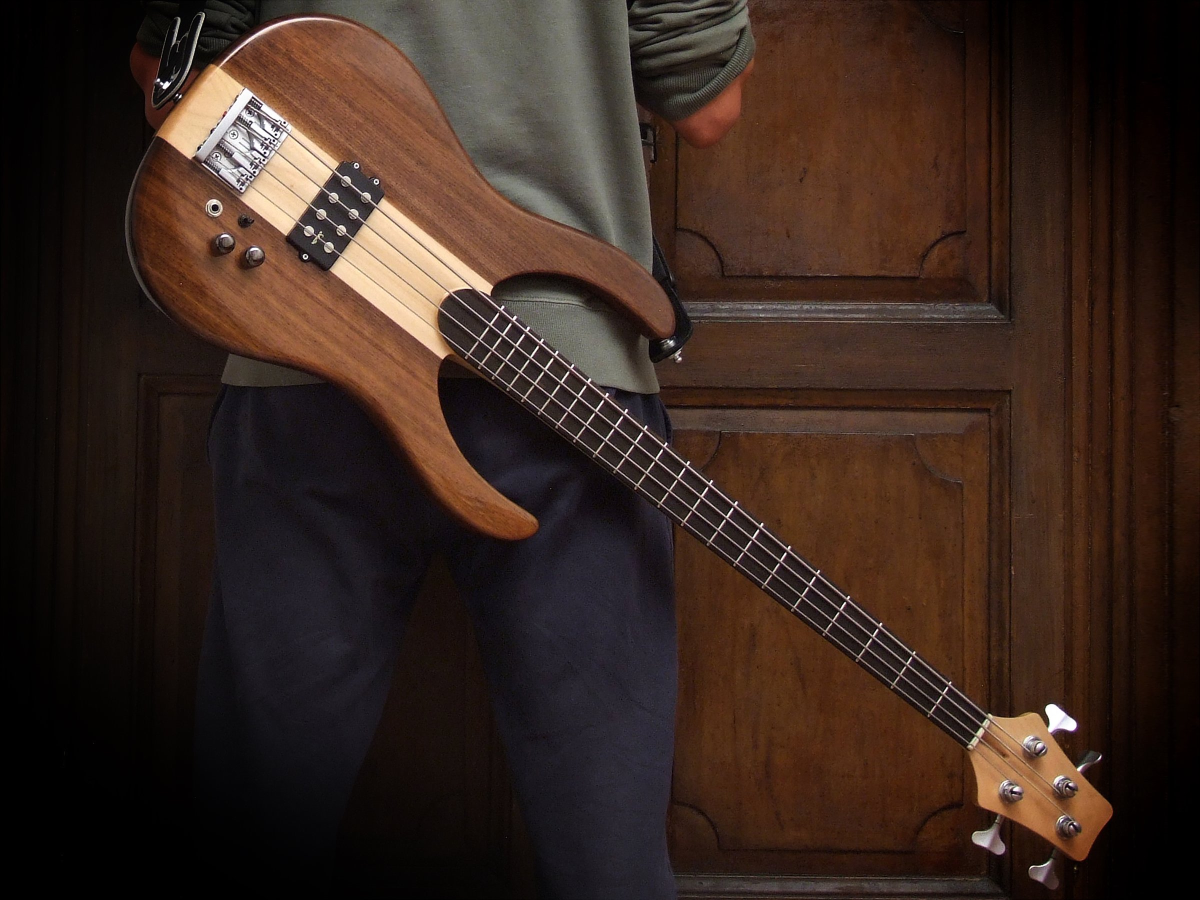 Dettaglio del ponte Schaller con finitura satinata