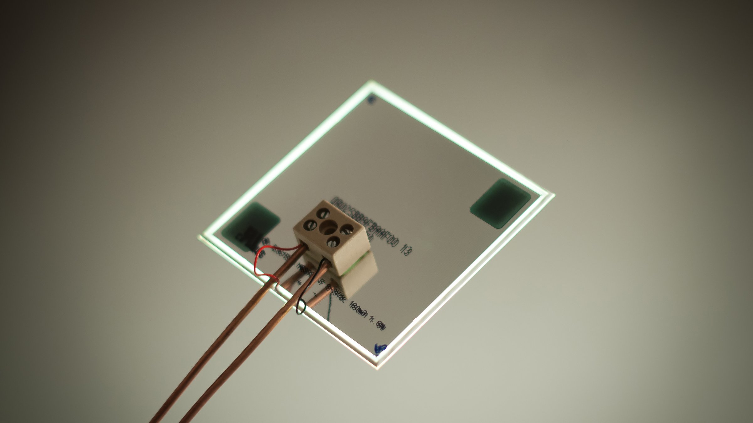 Detail of the OLED film of Cruda