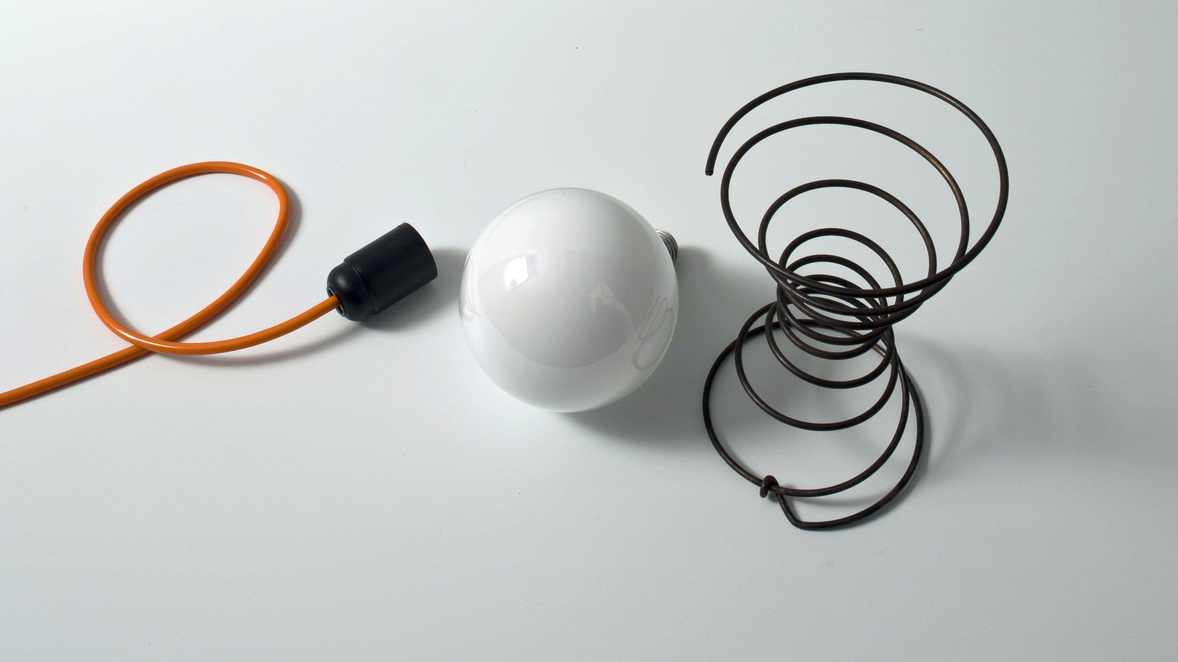 Detail of the spring and light bulb of Mollight