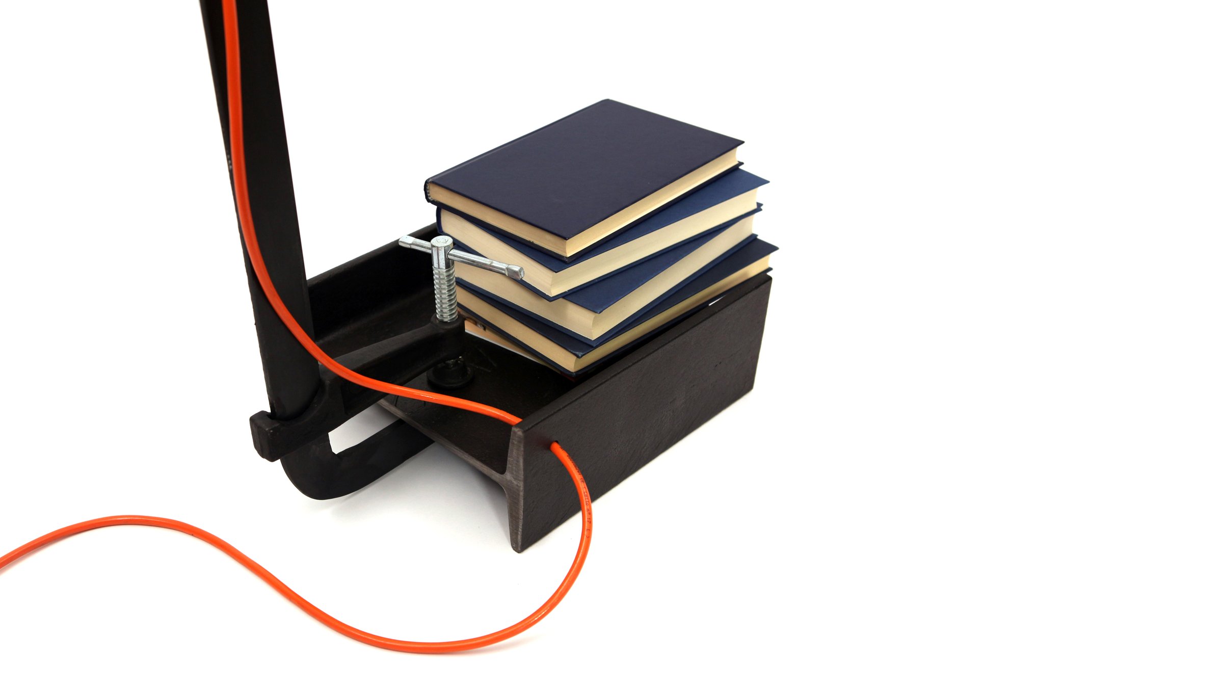 Detail of the base of the Stringimi floor lamp